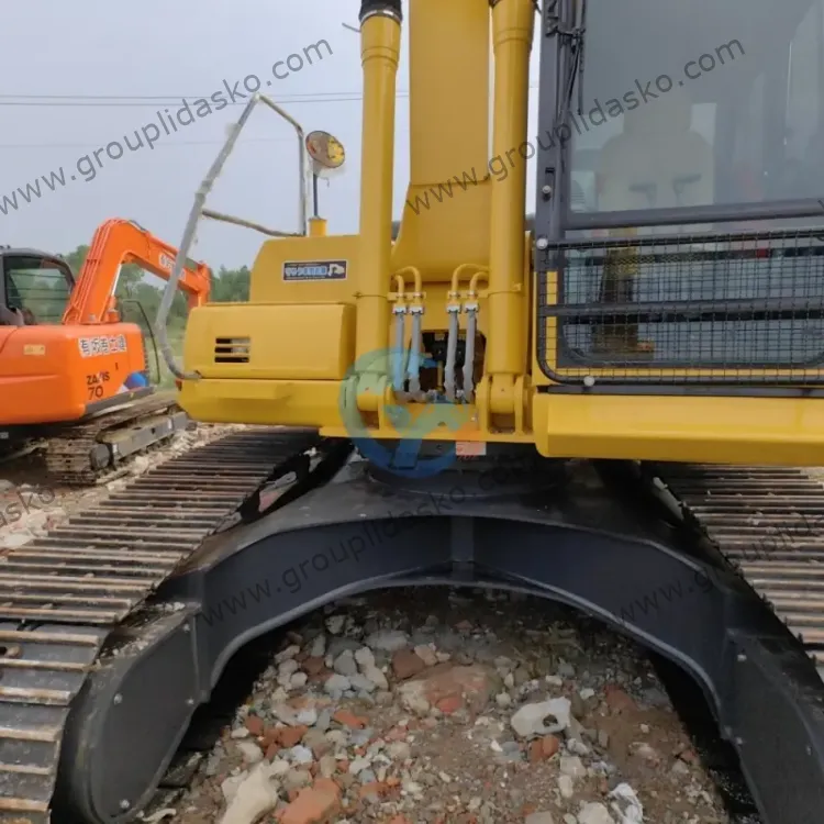 Komatsu PC220-8 d'occasion – Image 12