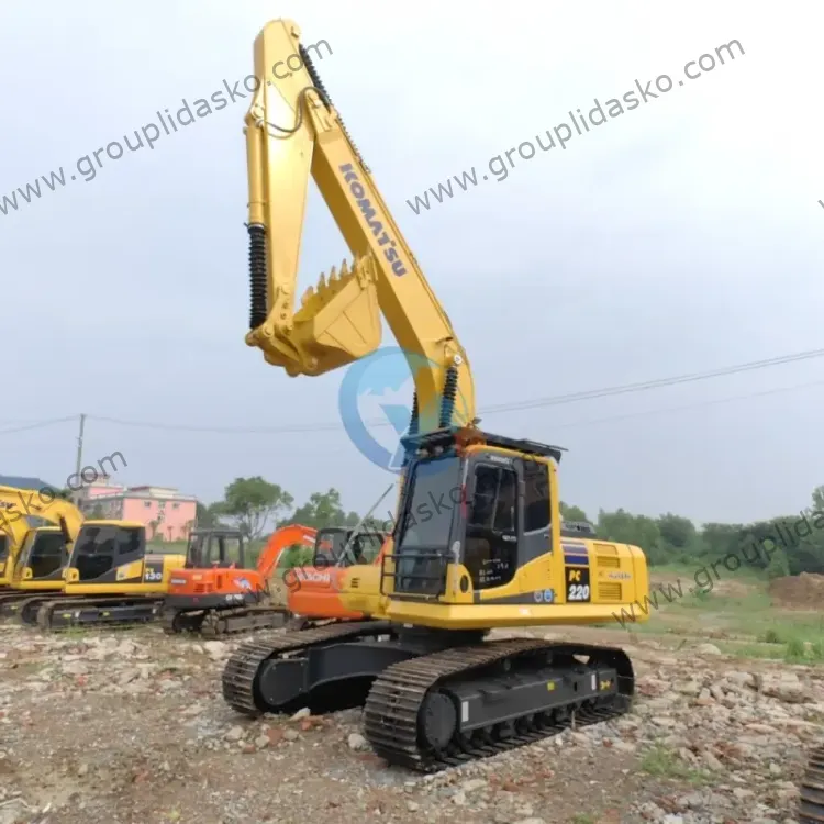 Komatsu PC220-8 d'occasion