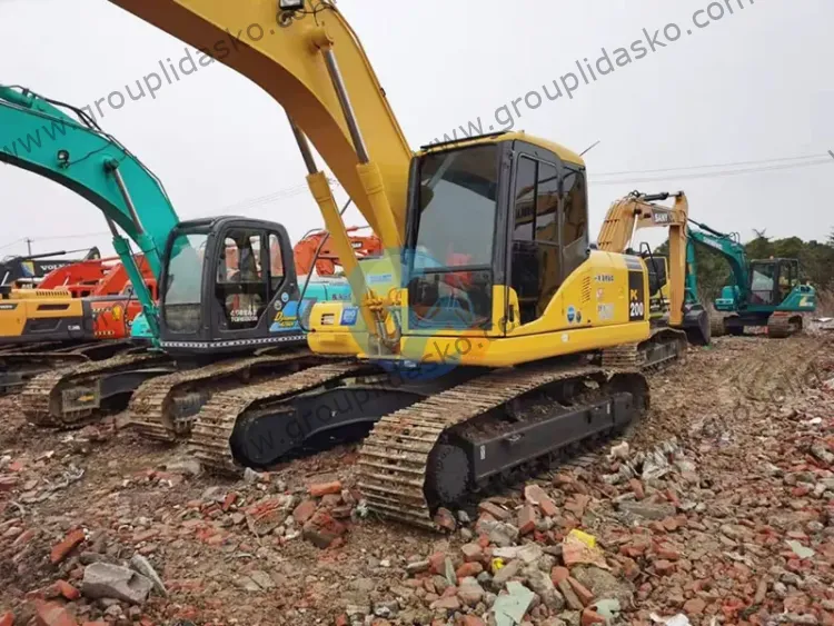 Komatsu PC210-8 d'occasion