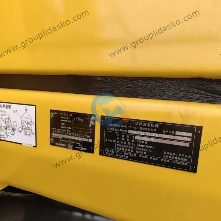 Komatsu PC220-8 d'occasion – Image 4