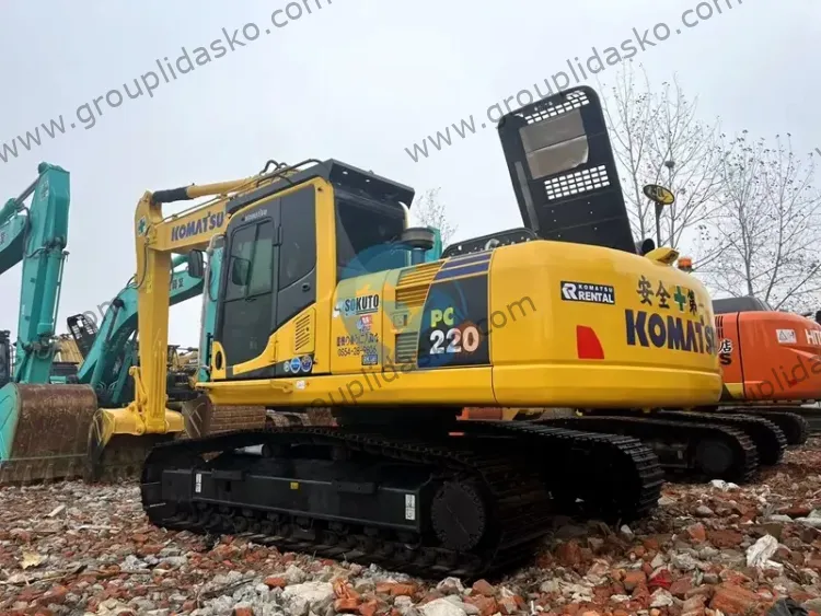 Komatsu PC220-8 d'occasion – Image 4