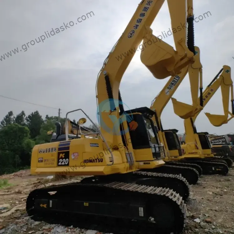 Komatsu PC220-8 d'occasion – Image 5