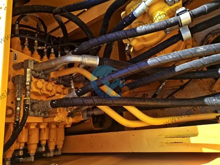 Komatsu PC210-8 d'occasion – Image 6
