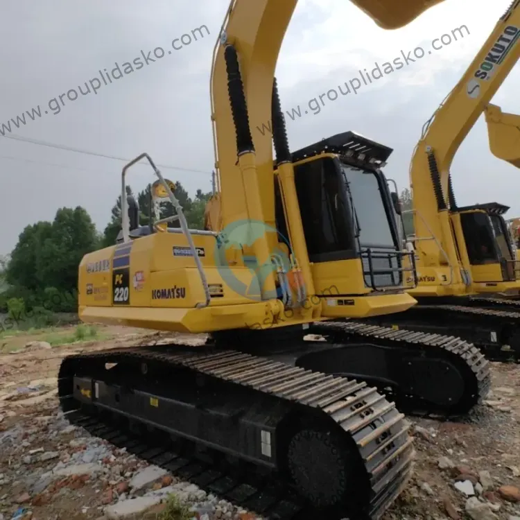 Komatsu PC220-8 d'occasion – Image 7
