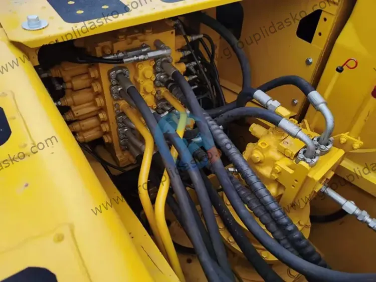 Komatsu PC210-8 d'occasion – Image 7