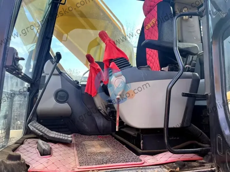 Komatsu PC240-8 d'occasion – Image 7