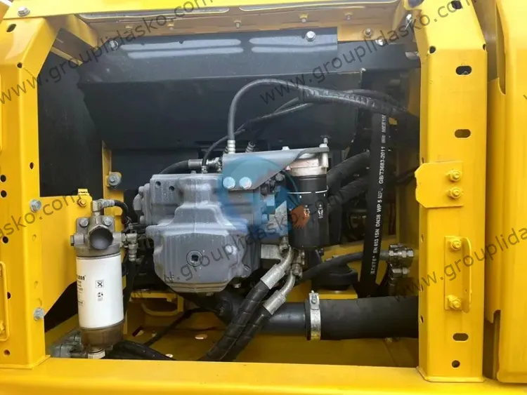 Komatsu PC220-8 d'occasion – Image 9