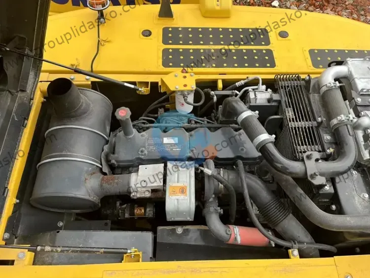 Komatsu PC220-8 d'occasion – Image 10