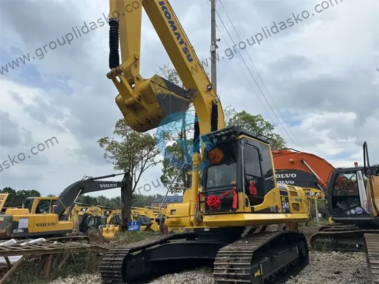 Komatsu PC240-8 d'occasion