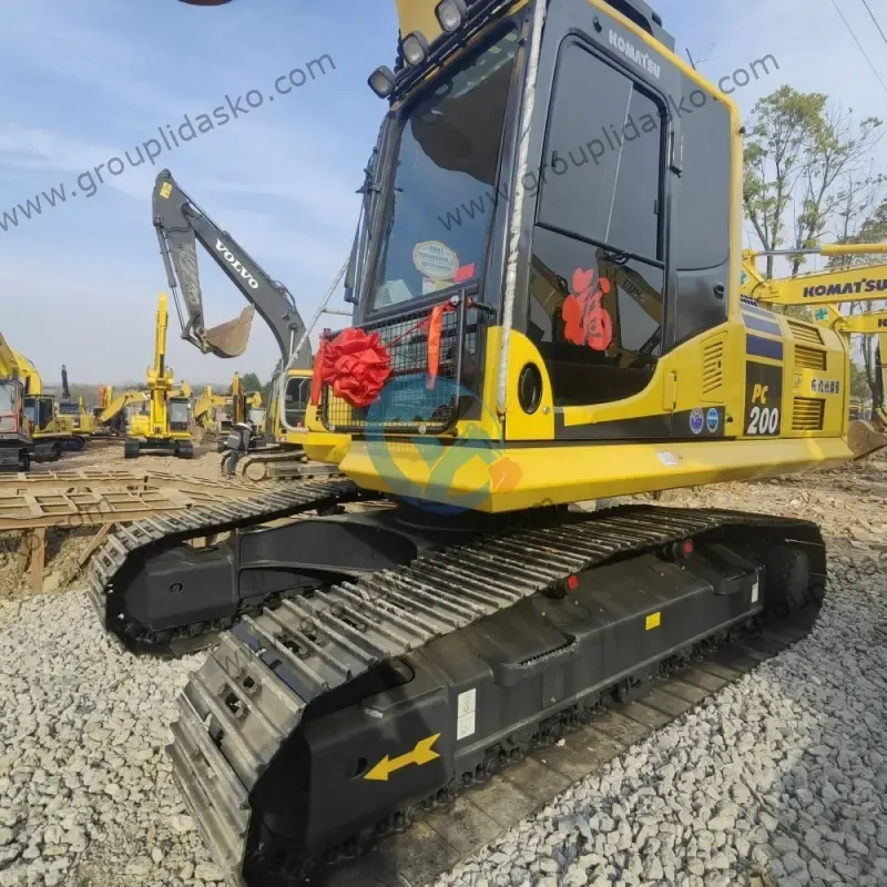 Komatsu PC200-8 d’occasion