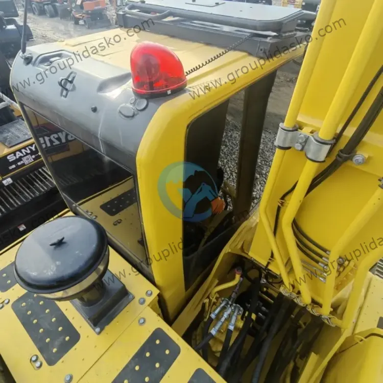 Komatsu PC200-8 d’occasion – Image 5